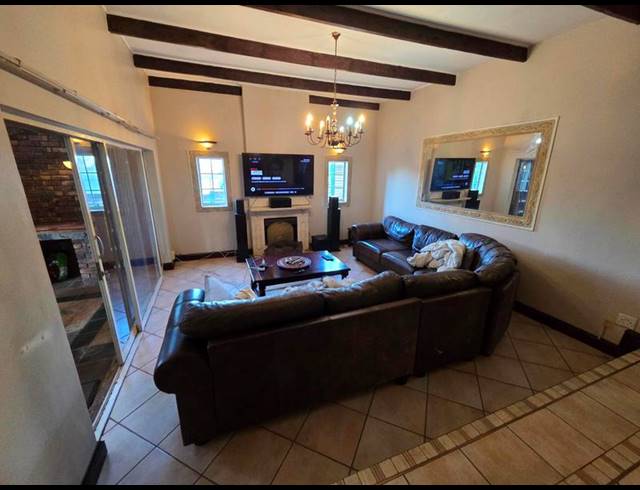 5 BEDROOM PROPERTY TO RENT IN LYNNWOOD MANOR